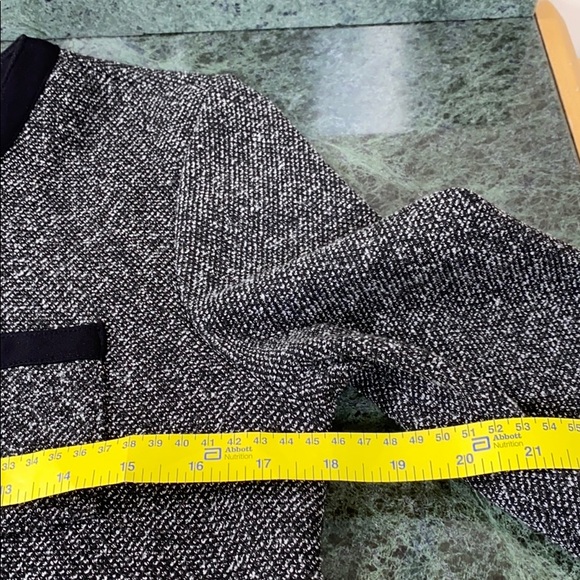 Liz Claiborne cropped tweed blazer - Picture 5 of 7